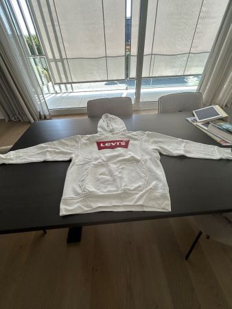 weisser Levi`s Pullover